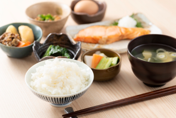 Ăn kiêng kiểu phương Tây có liên hệ tới hiện tượng teo não cao hơn so với ăn kiêng kiểu truyền thống Nhật Bản